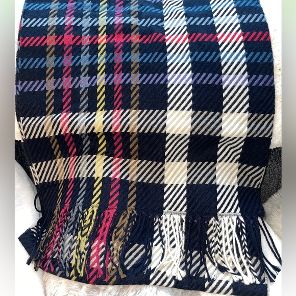ISAAC MIZRAHI LIVE! Luxe Italian Scarf with Fringe Hem In Navy - Picture 4 of 8